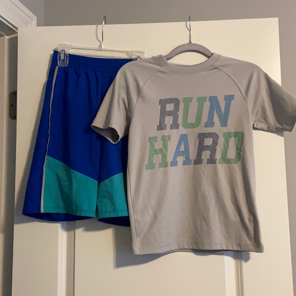 NWOT sold as set gap active top and shorts